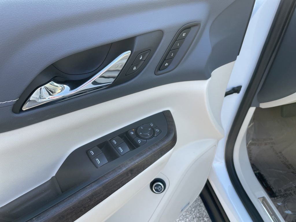 2023 Gmc Acadia Denali photo 2