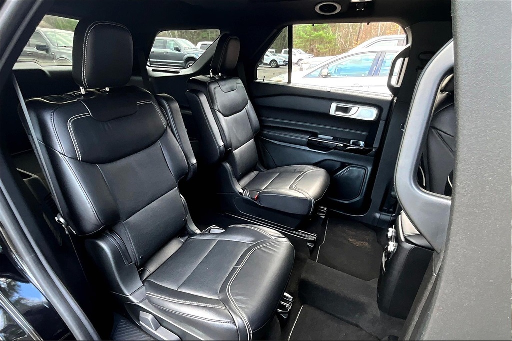 2023 Ford Explorer ST photo 14