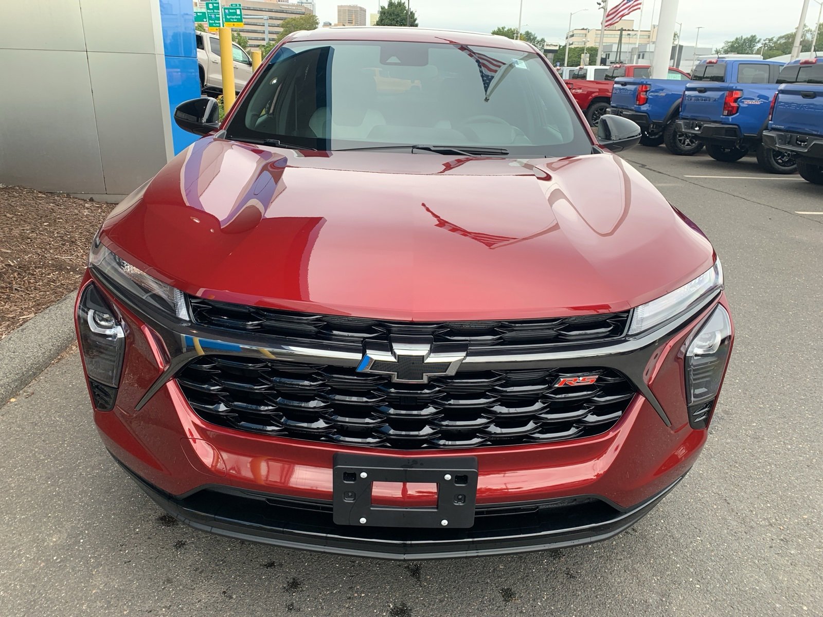 2025 Chevrolet Trax photo 2