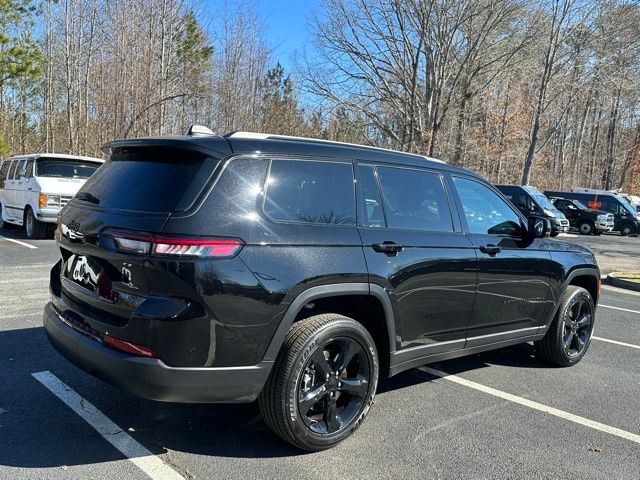 2025 Jeep Grand Cherokee Altitude photo 4