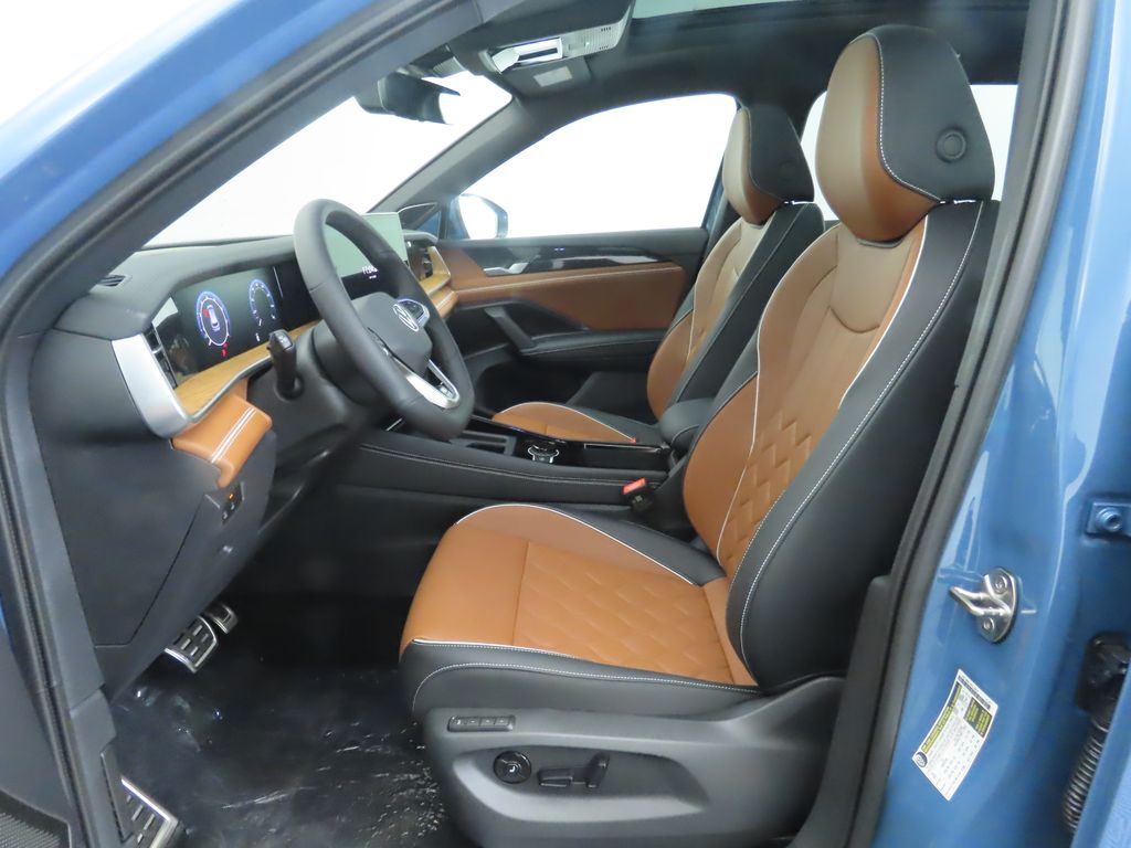 2025 Volkswagen Tiguan SEL R-Line Black photo 18