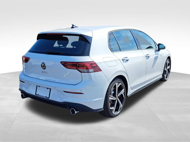 2025 Volkswagen Golf GTI SE photo 4