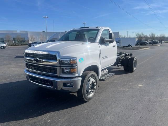 2024 Chevrolet Silverado 5500HD Work Truck photo 2