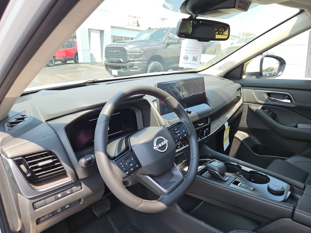 2025 Nissan Rogue Platinum photo 21