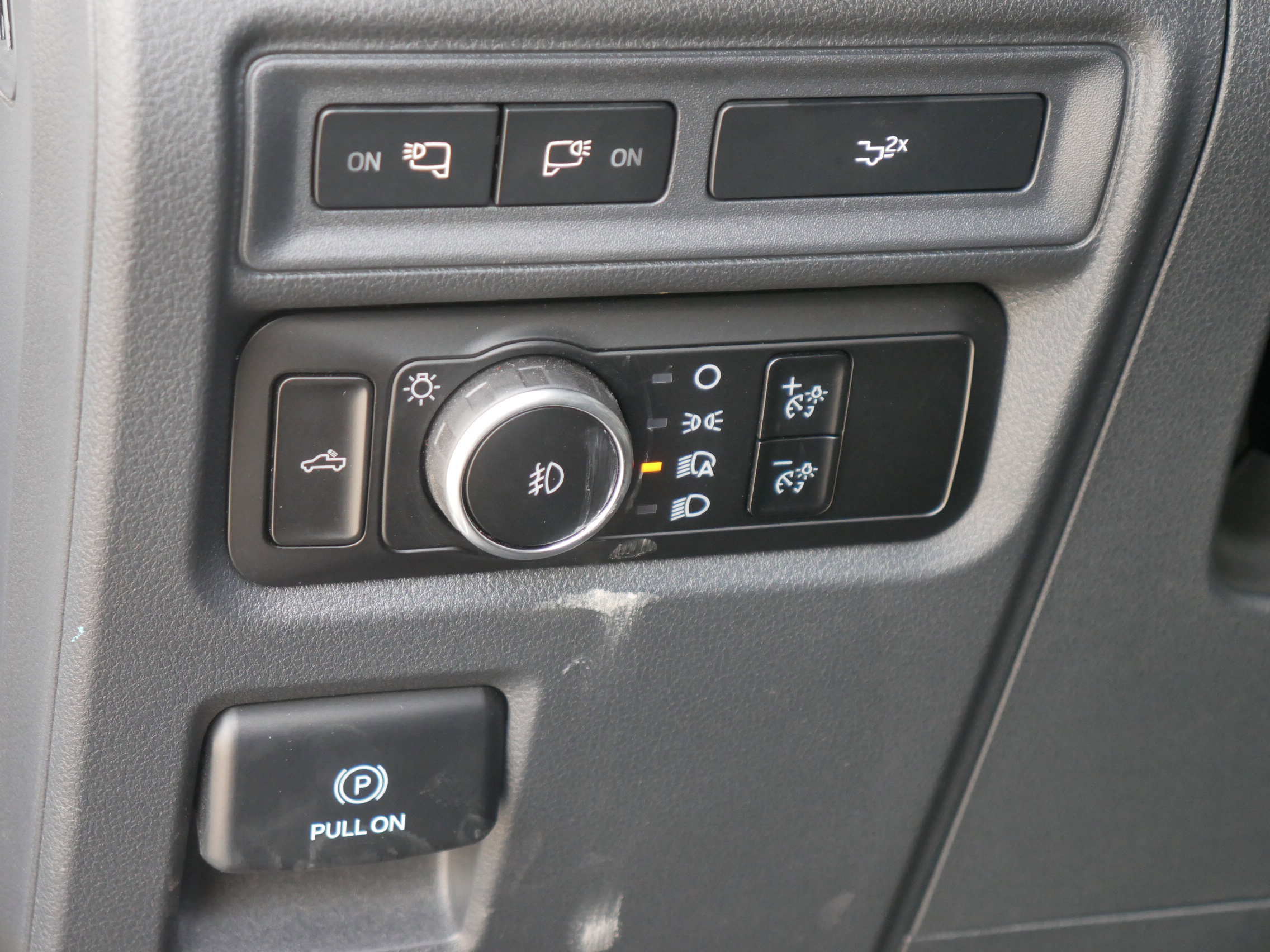 2024 Ford F-150 XLT photo 4