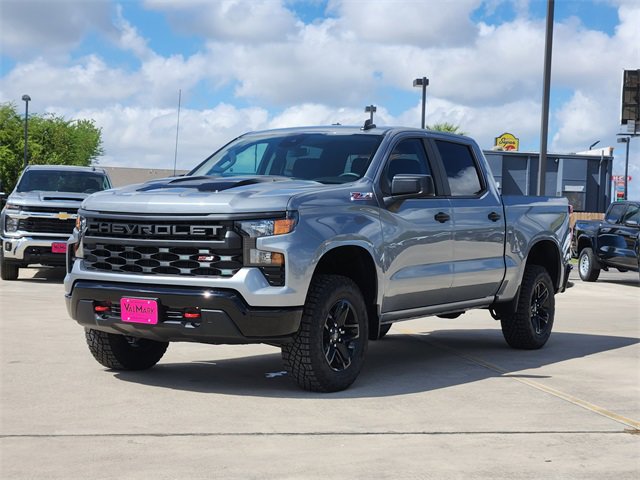 2026 Chevrolet Silverado 1500 Custom Trail Boss photo 2