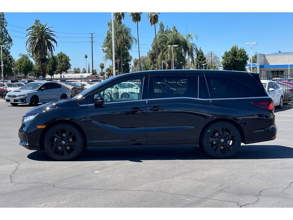 2023 Honda Odyssey Sport photo 2