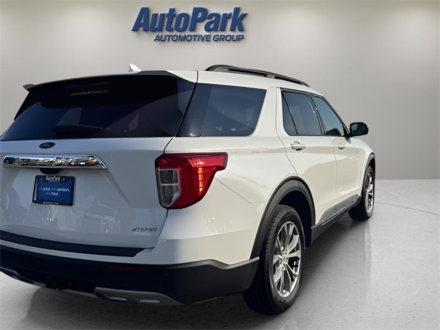 2023 Ford Explorer XLT photo 3
