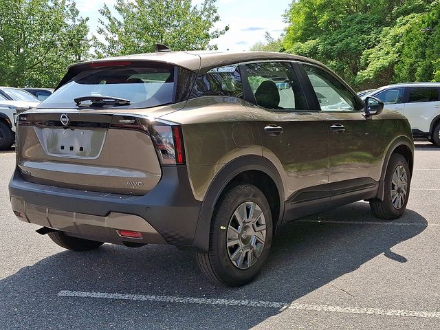 2025 Nissan Kicks S photo 3