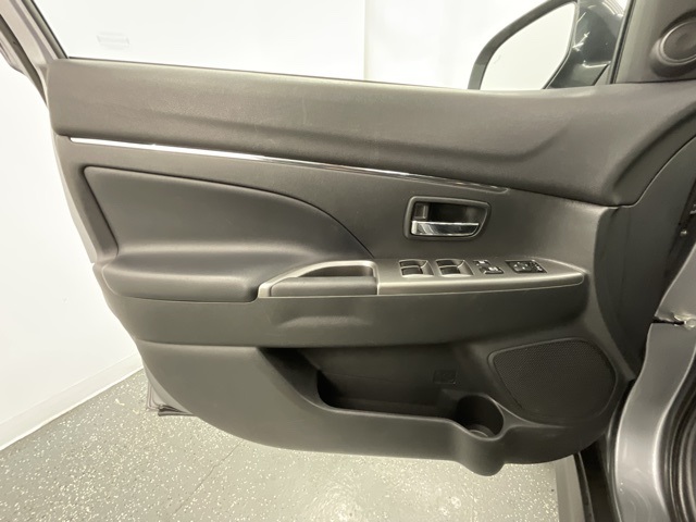 2023 Mitsubishi Outlander Sport SE photo 3