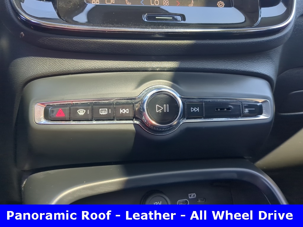 2024 Volvo XC40 Core photo 5