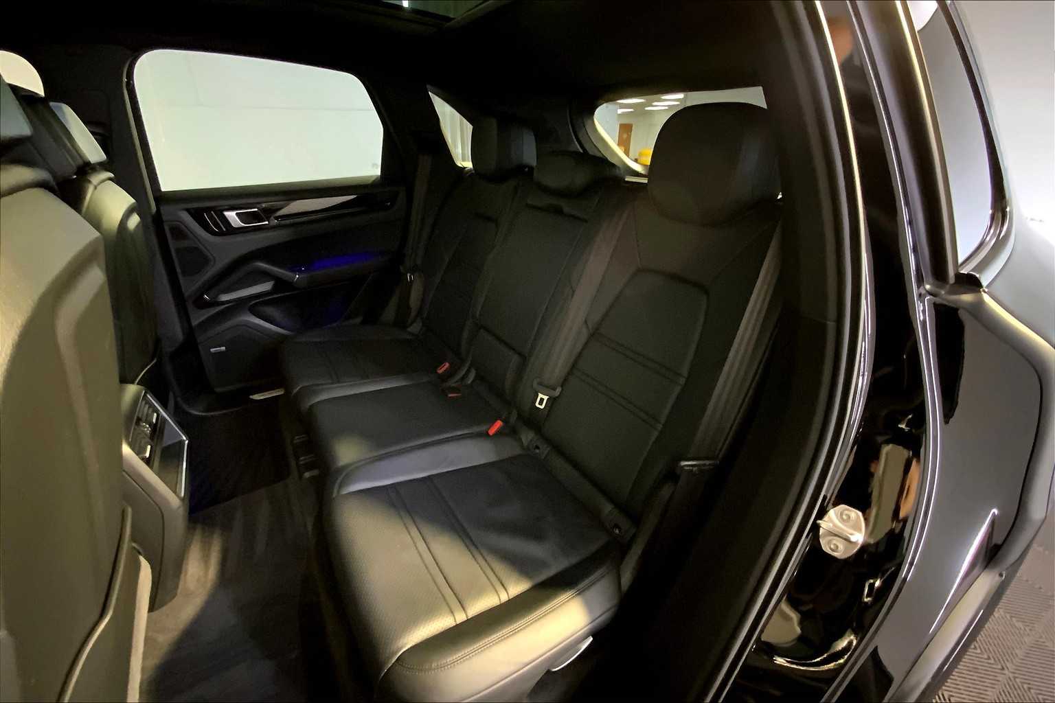 2020 Porsche Cayenne photo 20