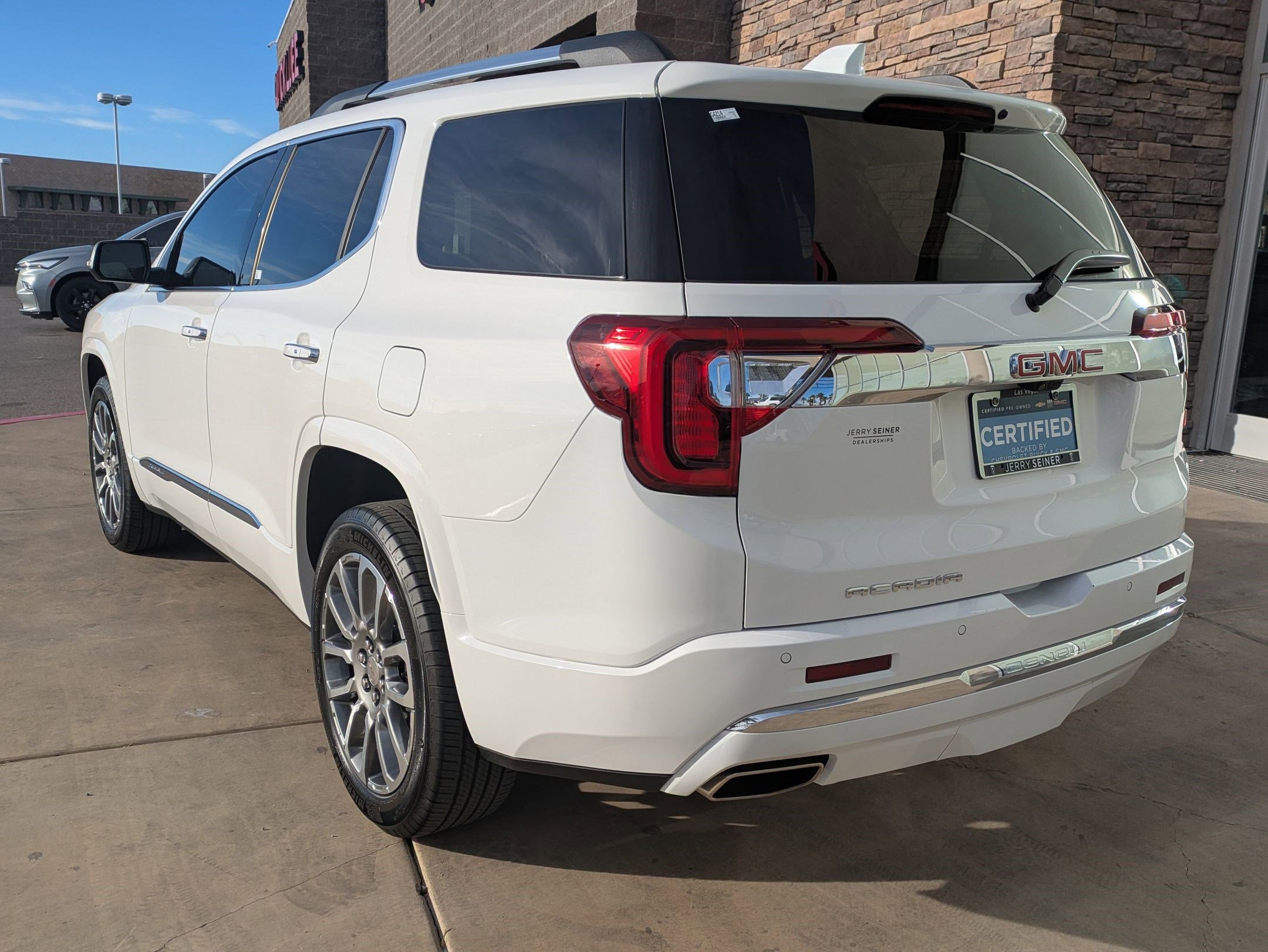 2023 Gmc Acadia Denali photo 3