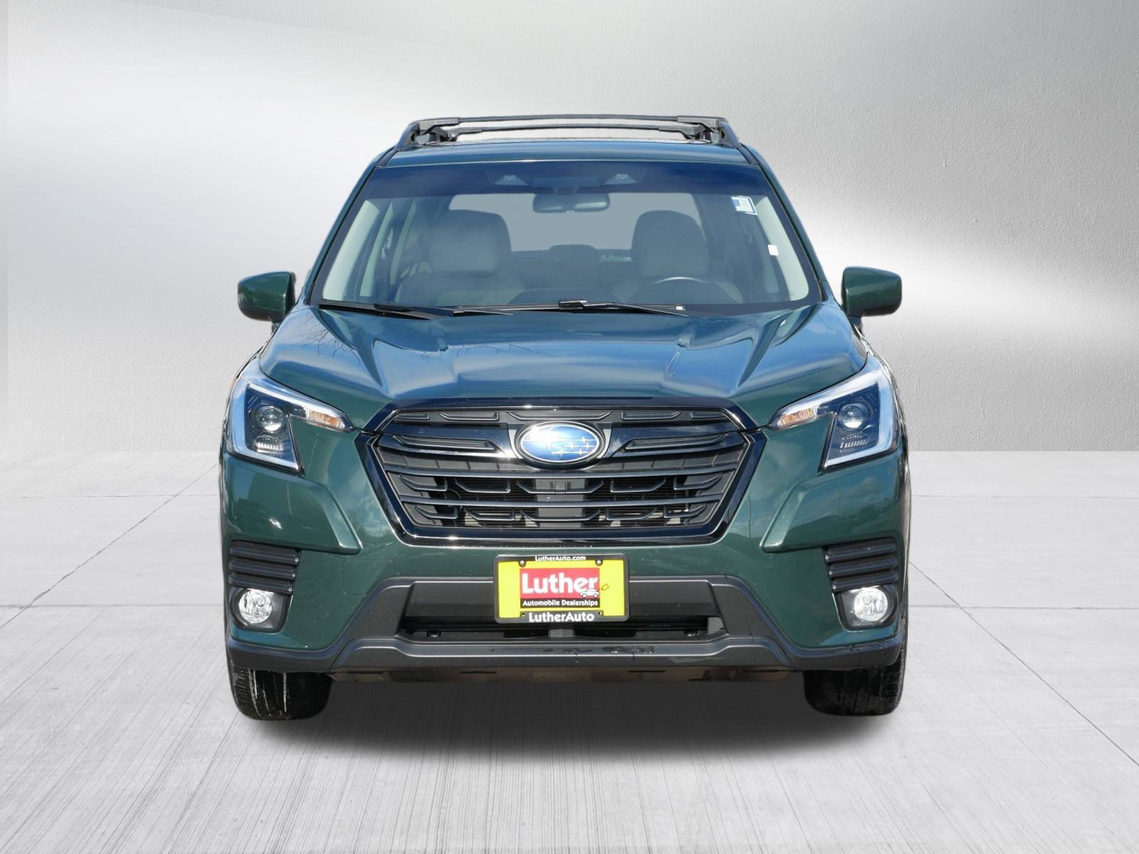 2022 Subaru Forester Premium photo 2