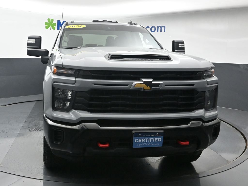 2024 Chevrolet Silverado 2500HD Custom photo 2