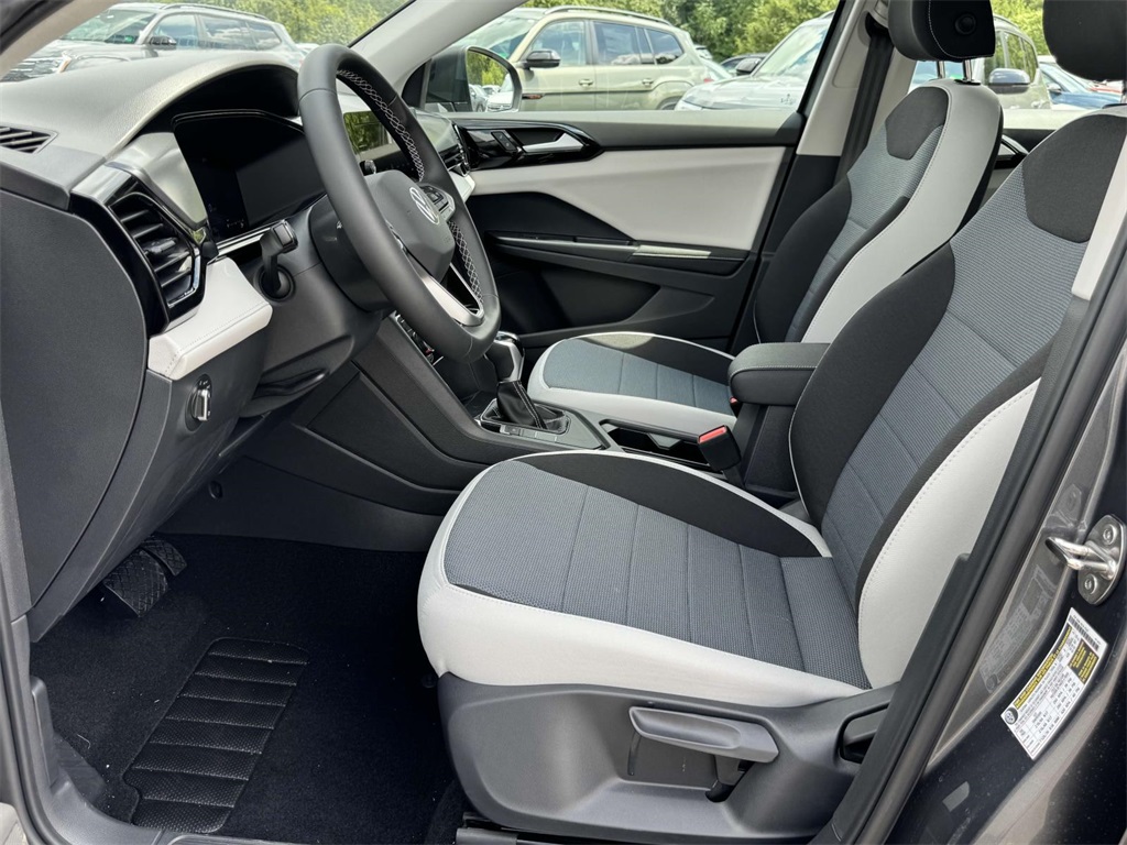 2025 Volkswagen Taos S photo 13