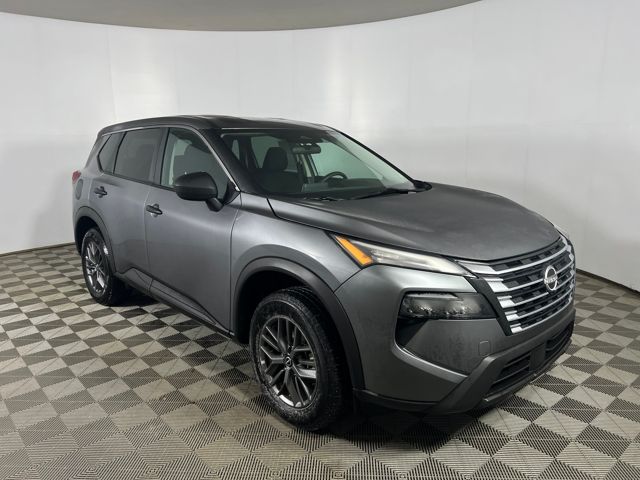 2024 Nissan Rogue S's photo