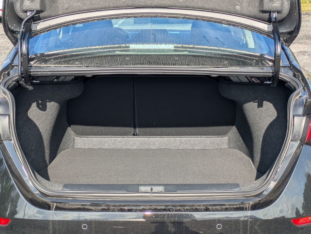 2025 Nissan Sentra SV photo 24