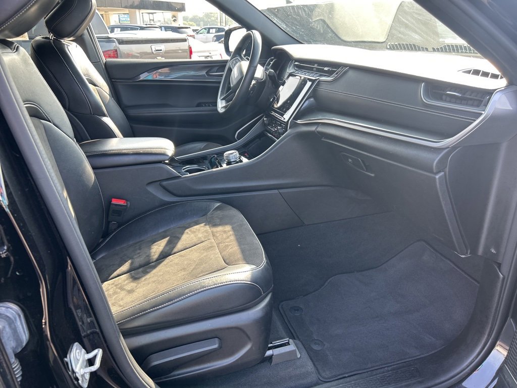 2022 Jeep Grand Cherokee Altitude photo 18