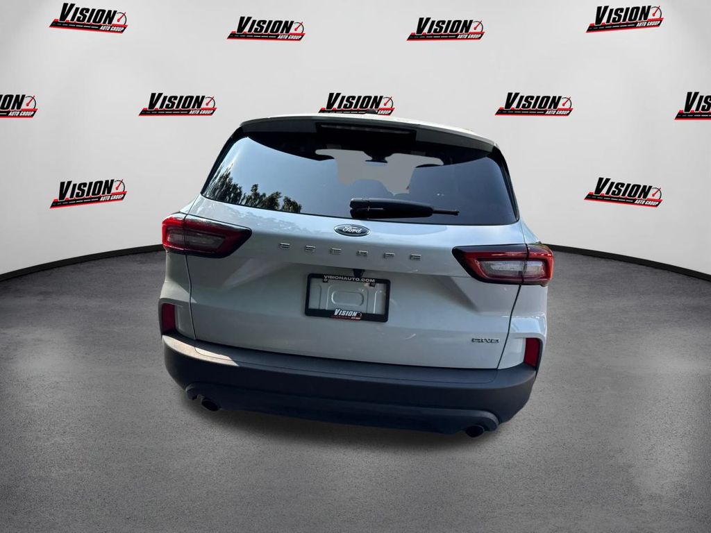 2025 Ford Escape ST-Line photo 6