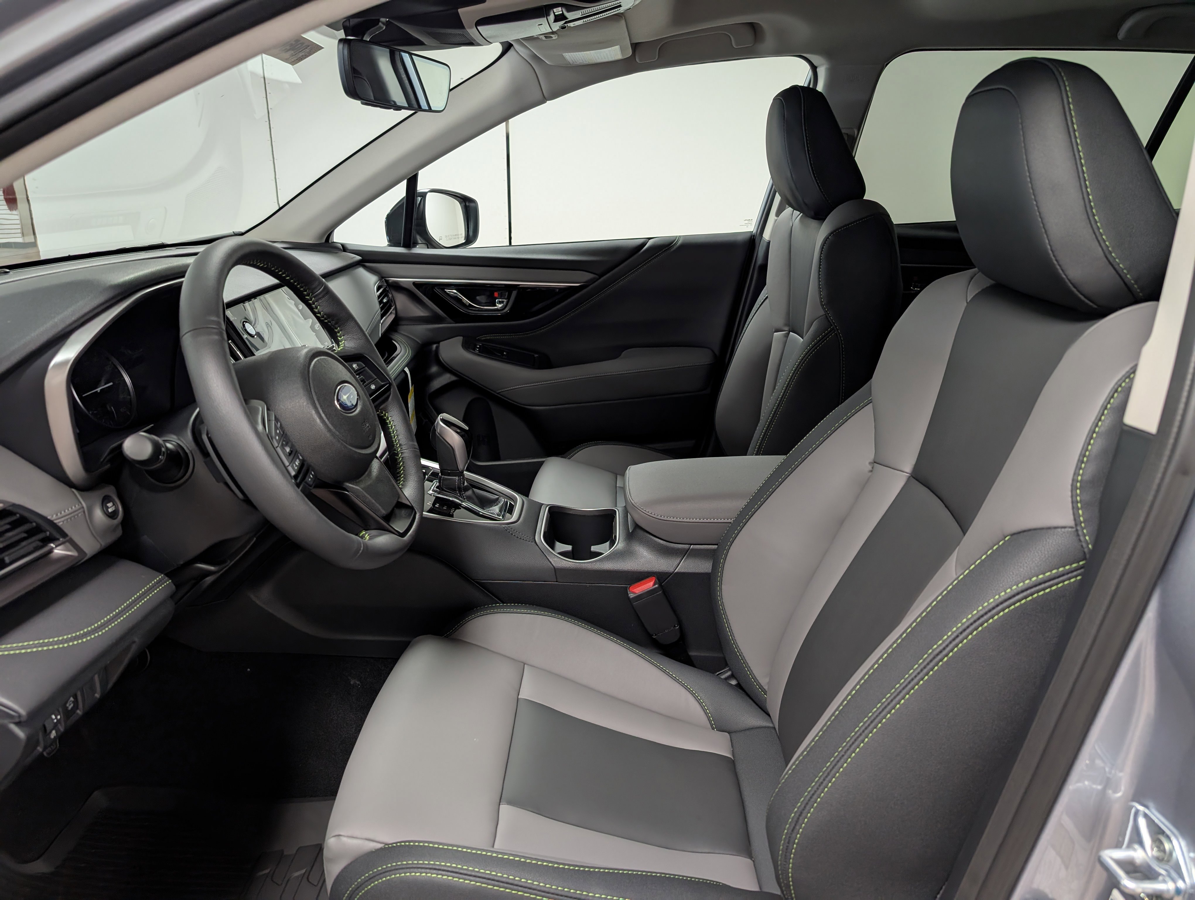 2025 Subaru Outback Onyx Edition photo 2