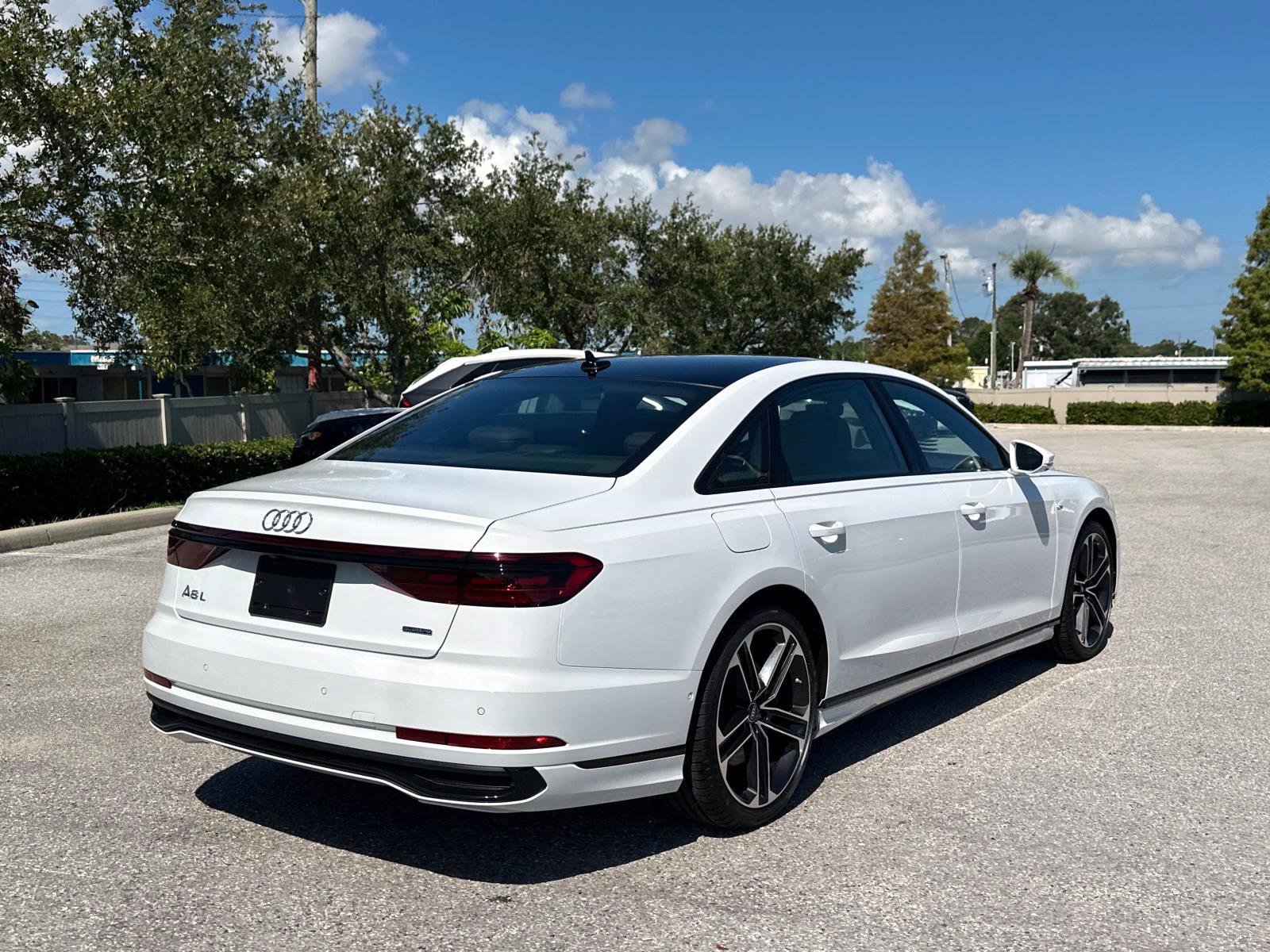 2025 Audi A8 L 55 Quattro photo 4