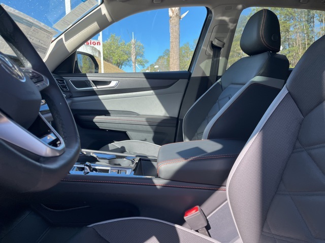 2025 Volkswagen Atlas Peak Edition SE photo 8