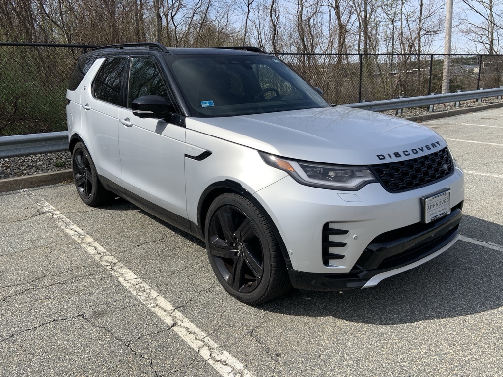 2024 Land Rover Discovery SE photo 3