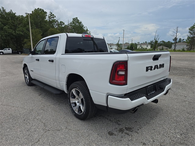 2025 Ram 1500 Tradesman photo 4
