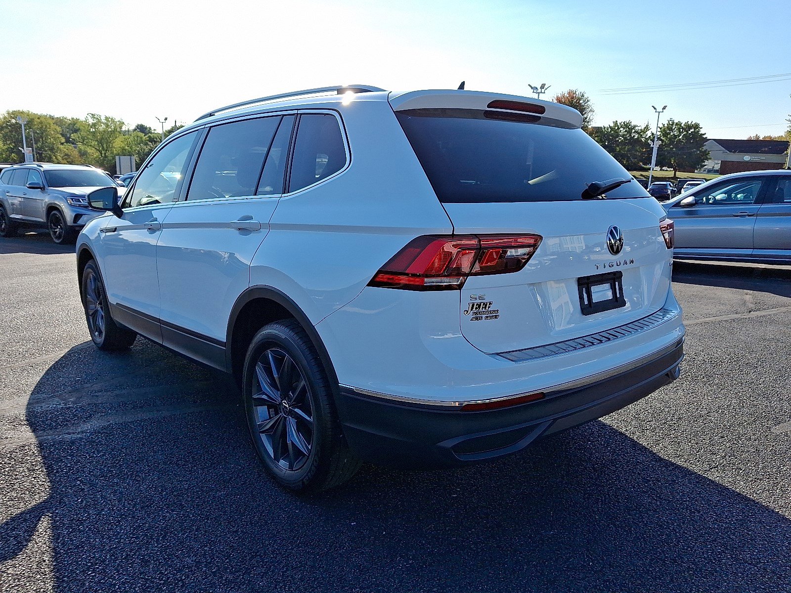 2022 Volkswagen Tiguan SE photo 4