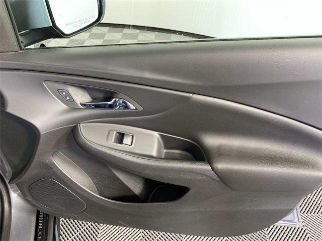 2018 Chevrolet Volt LT photo 22