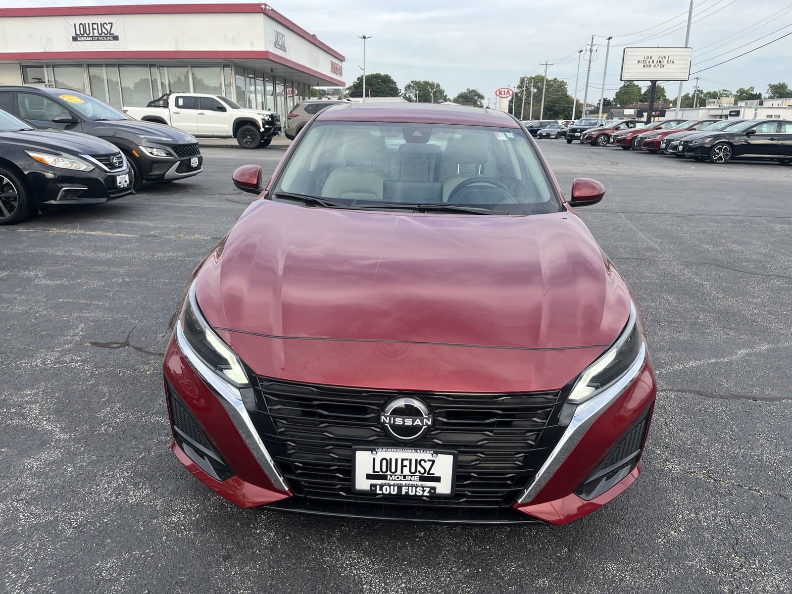 2025 Nissan Altima SV photo 2