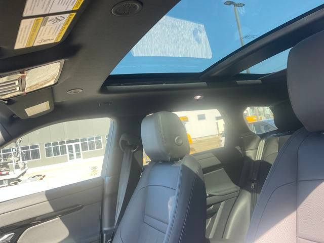 2026 Land Rover Range Rover Evoque Dynamic SE photo 18