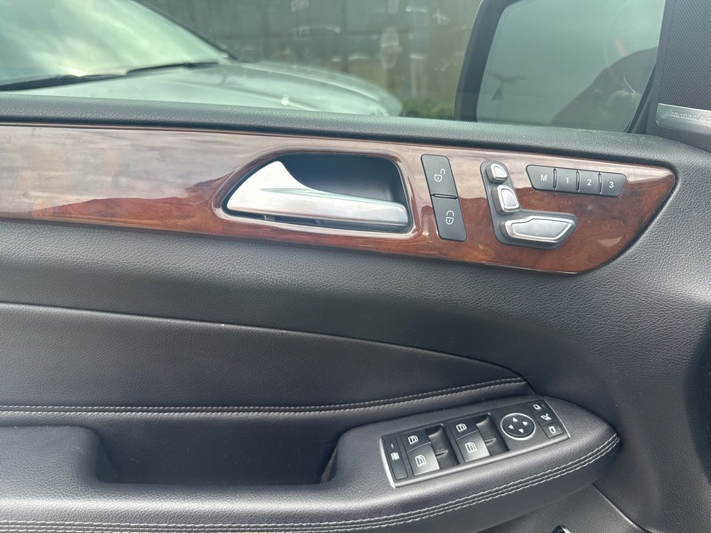 2017 Mercedes Benz GLE 350 4MATIC photo 2