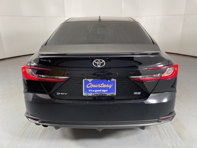 2025 Toyota Camry SE photo 6