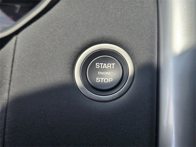 2025 Land Rover Discovery S photo 11