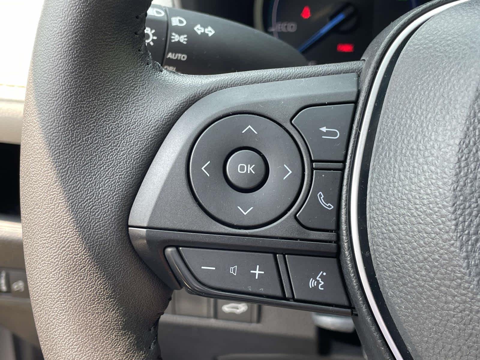 2024 Toyota RAV4 Hybrid XLE photo 24
