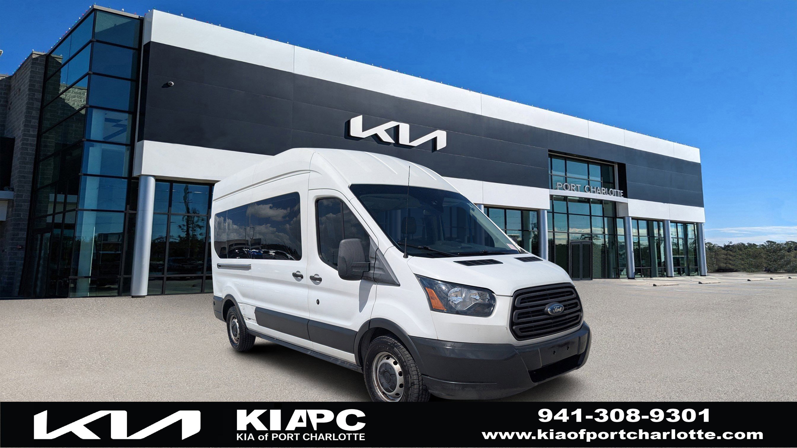 2018 Ford Transit Wagon XL's photo