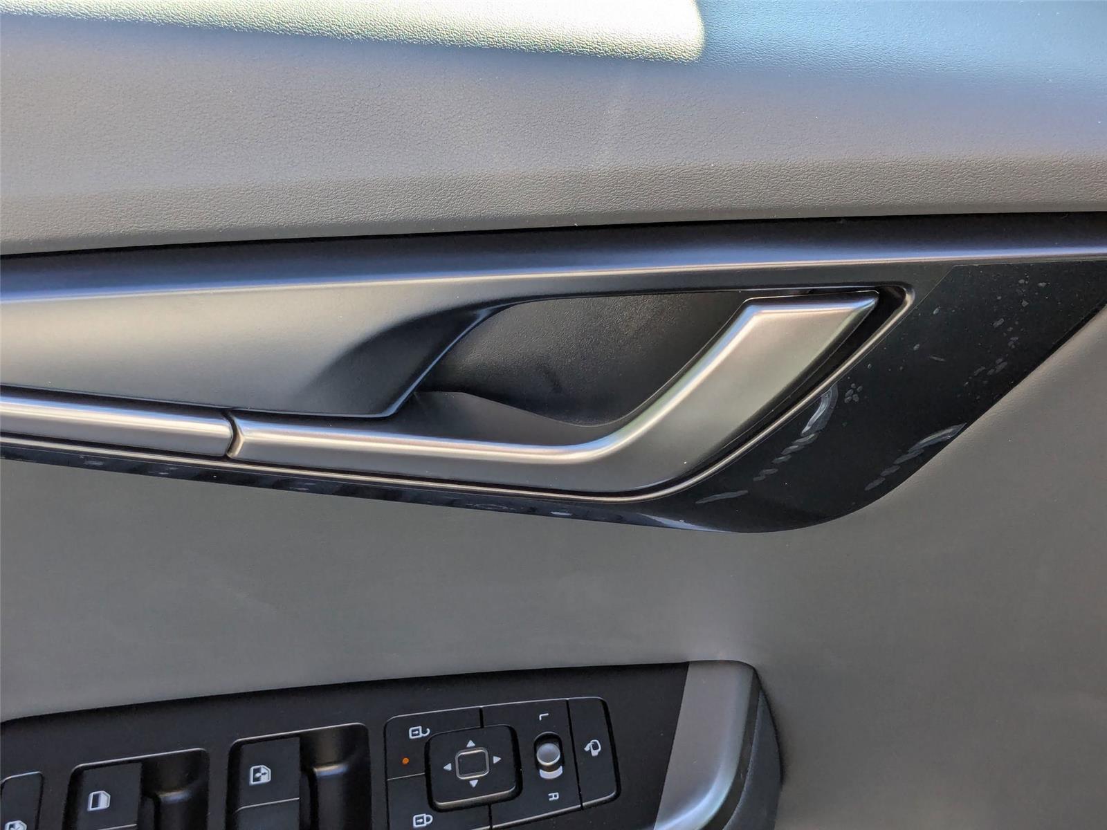 2025 Kia EV6 Light photo 12