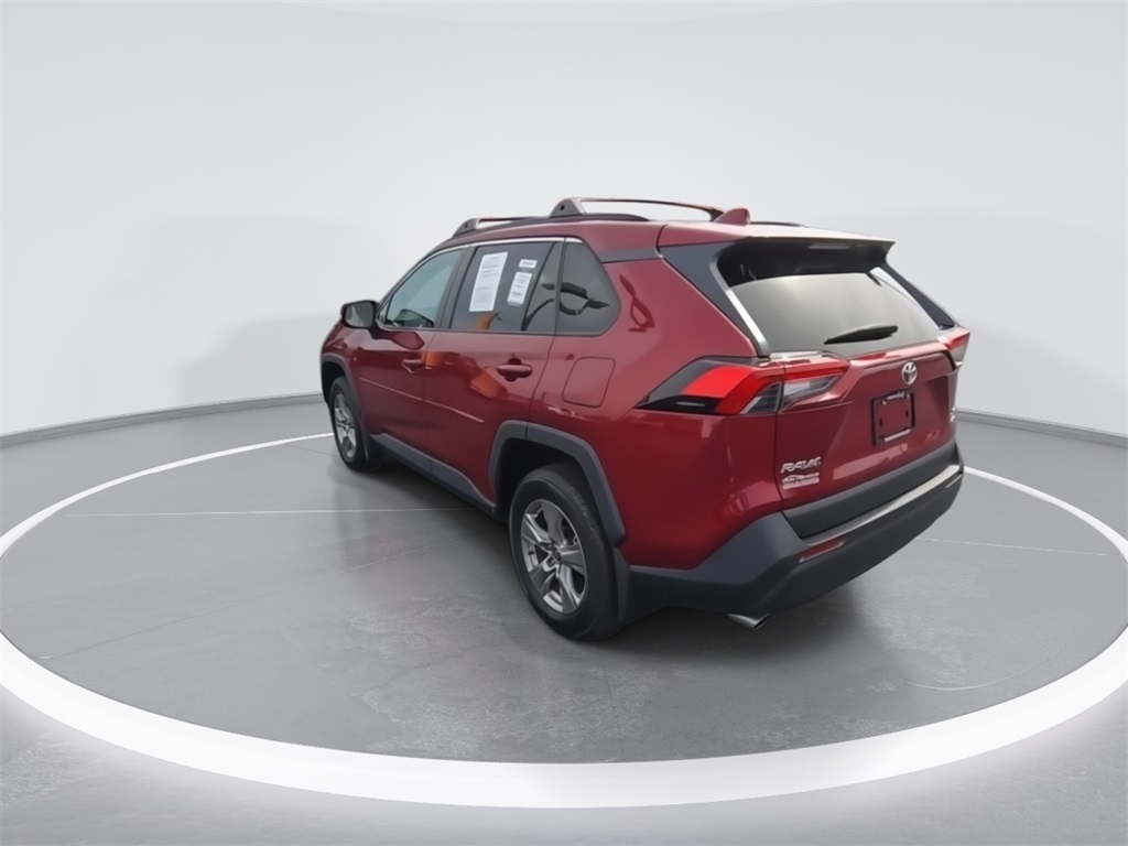 2022 Toyota RAV4 XLE photo 6