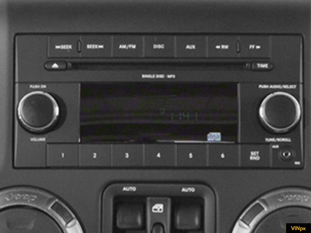 2013 Jeep Wrangler Unlimited Sahara photo 8