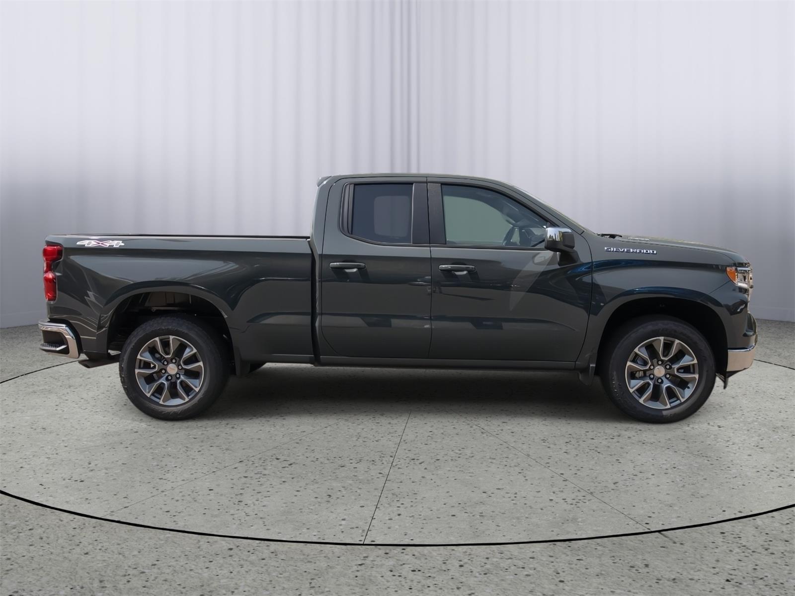 2025 Chevrolet Silverado 1500 LT photo 8