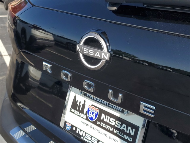 2023 Nissan Rogue SV photo 4