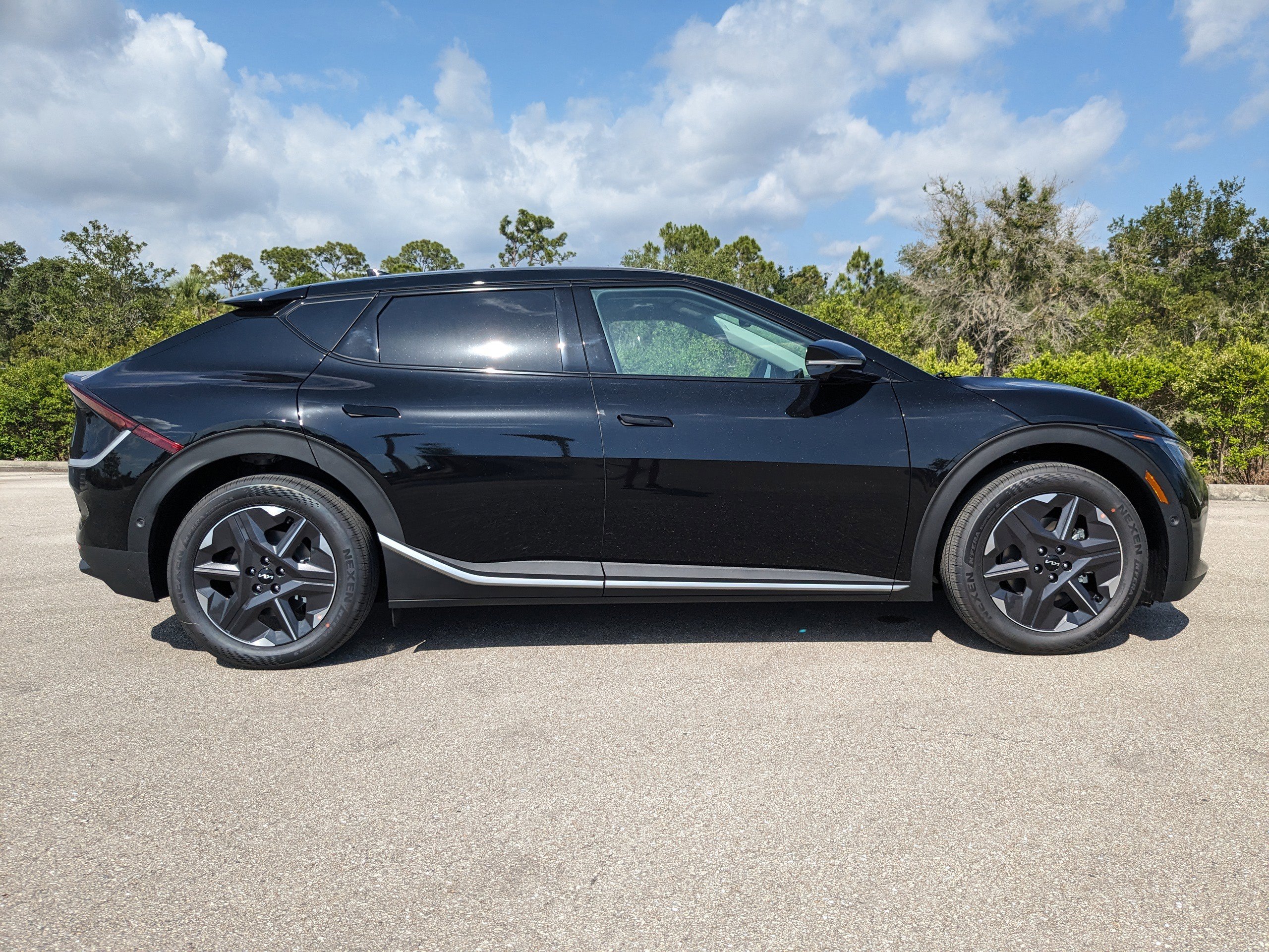 2025 Kia EV6 Light photo 3
