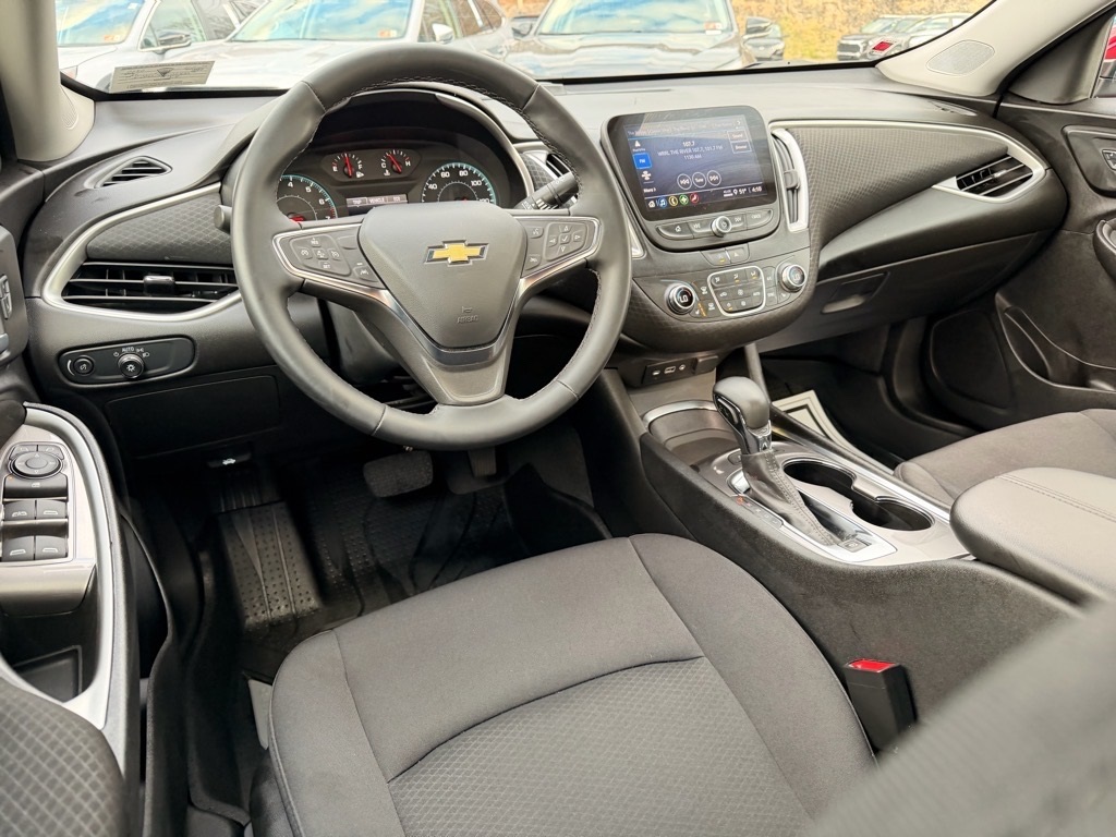 2024 Chevrolet Malibu 1LT photo 4