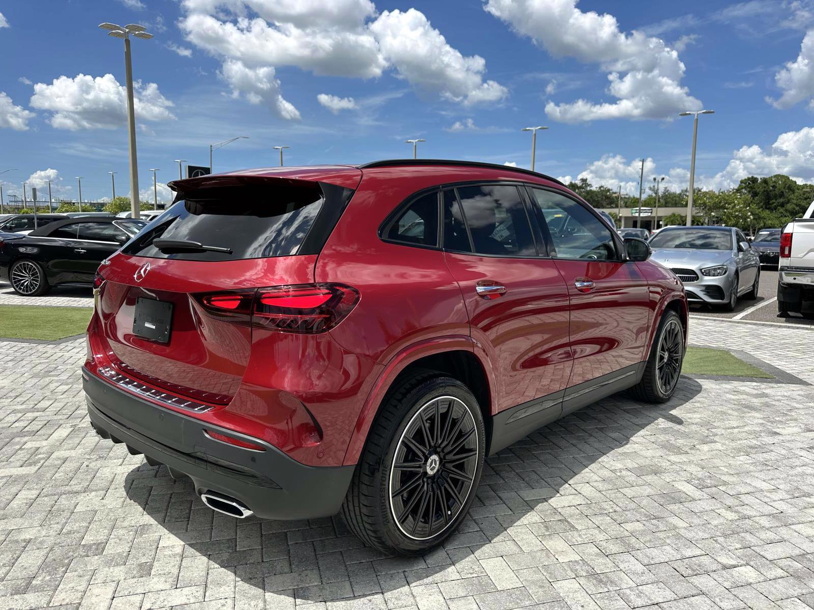 2025 Mercedes Benz GLA 250 AMG photo 4