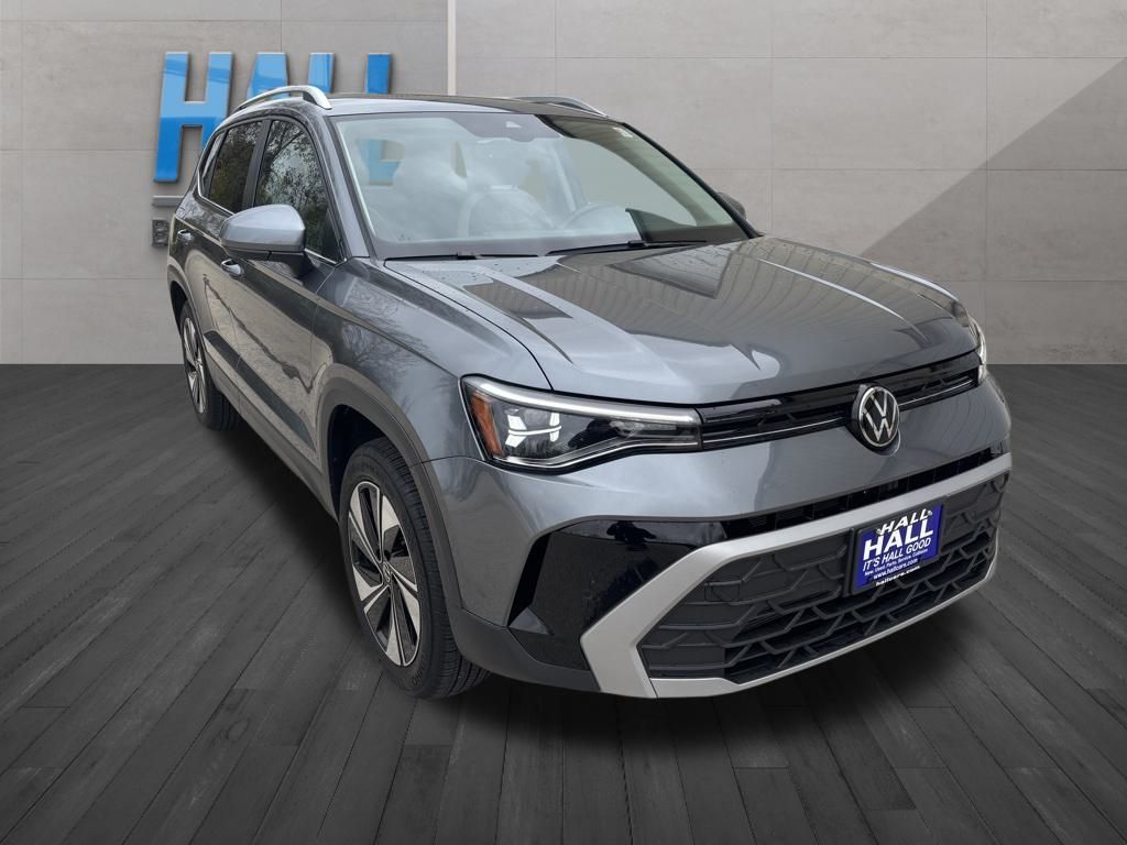 2025 Volkswagen Taos SE photo 3