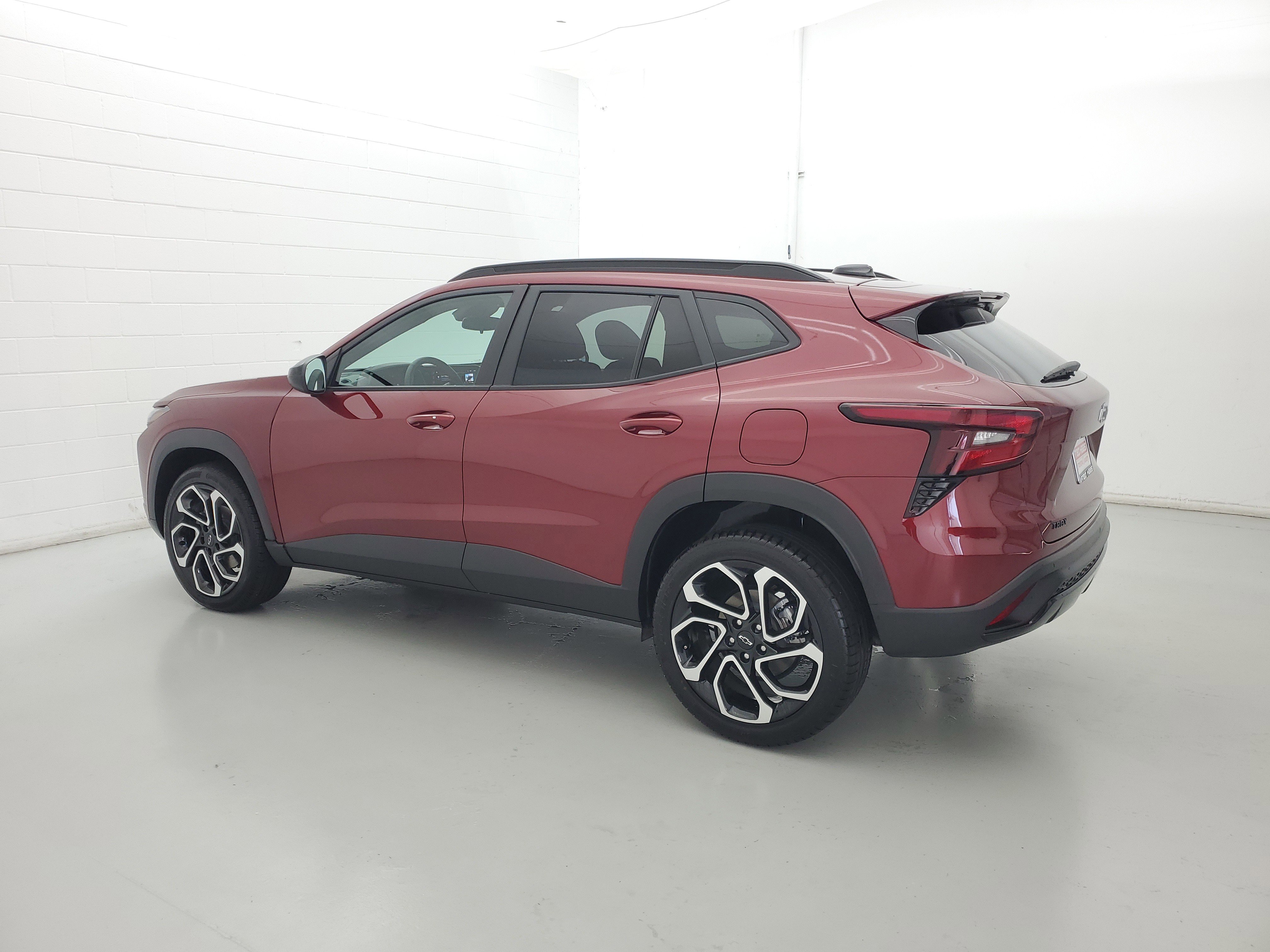 2025 Chevrolet Trax photo 2