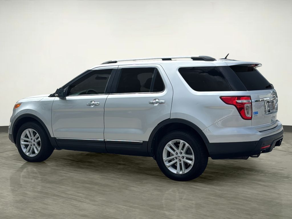 2015 Ford Explorer XLT photo 4