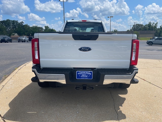 2025 Ford F-350 photo 7